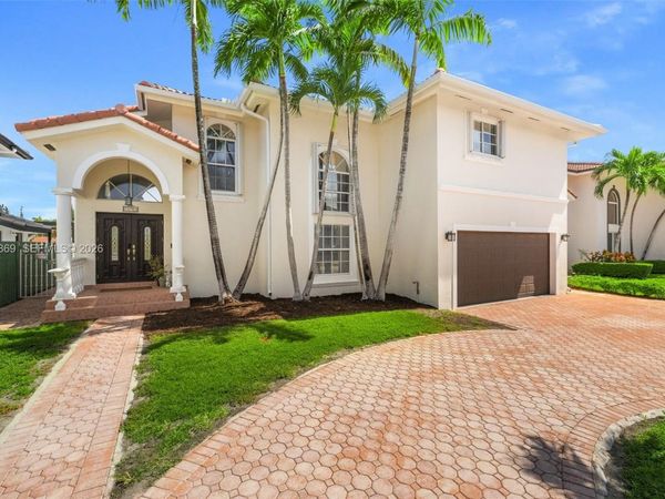 15753 SW 43rd St , Miami, FL 33185