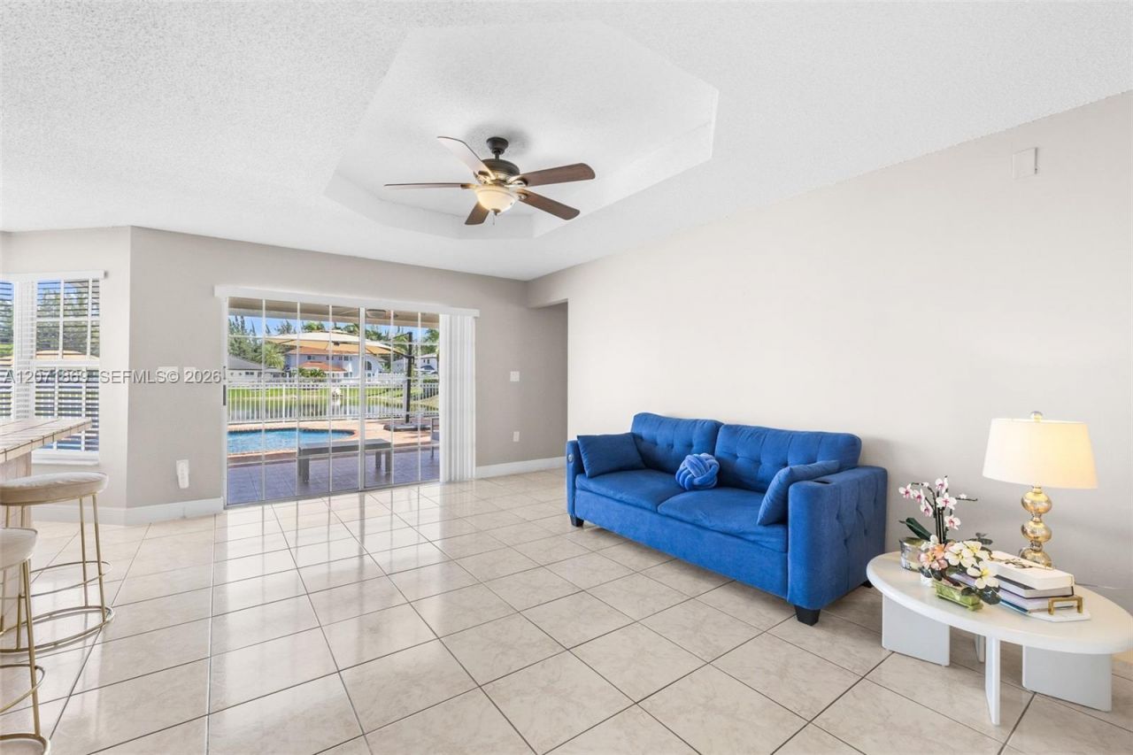 15753 SW 43rd St , Miami, FL 33185 Photo