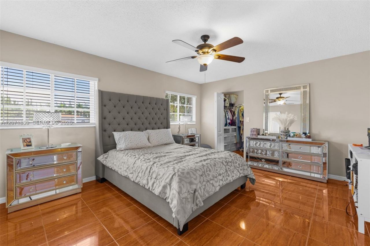 15753 SW 43rd St , Miami, FL 33185 Photo