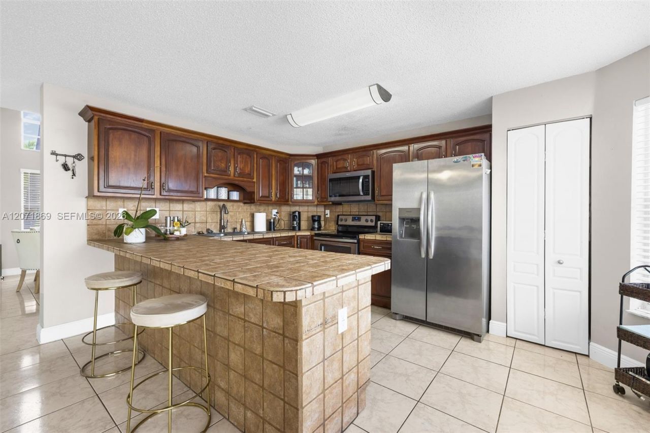 15753 SW 43rd St , Miami, FL 33185 Photo