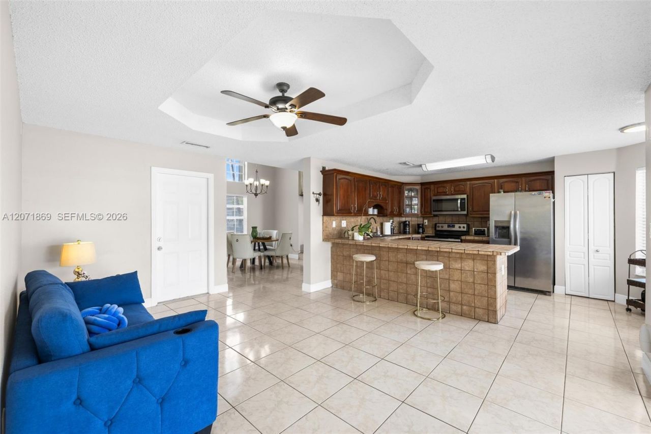 15753 SW 43rd St , Miami, FL 33185 Photo