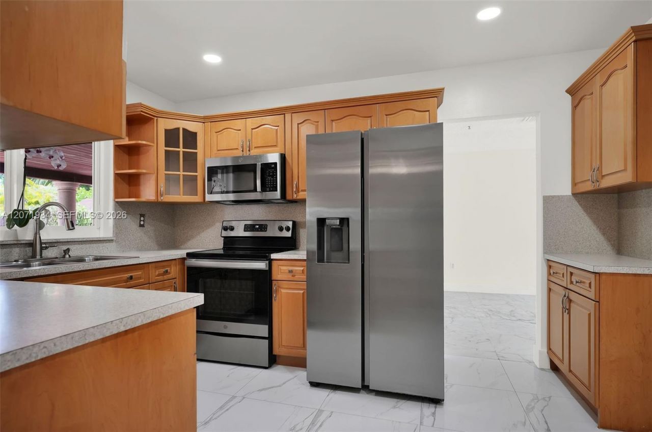 9031 SW 11th St, Miami, FL 33174 Photo