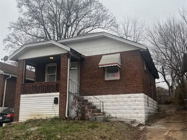 8327 Eton Place , St Louis, MO 63136