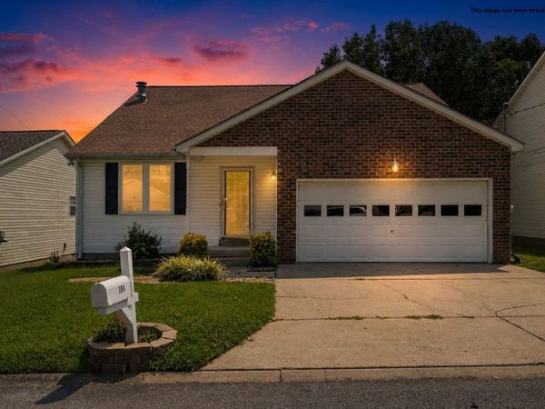 104 Edgehill Ln, Hendersonville, TN 37075