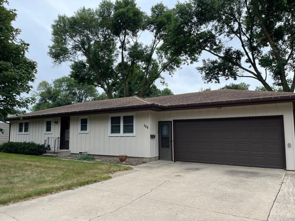 631 19th Street, Windom, MN 56101