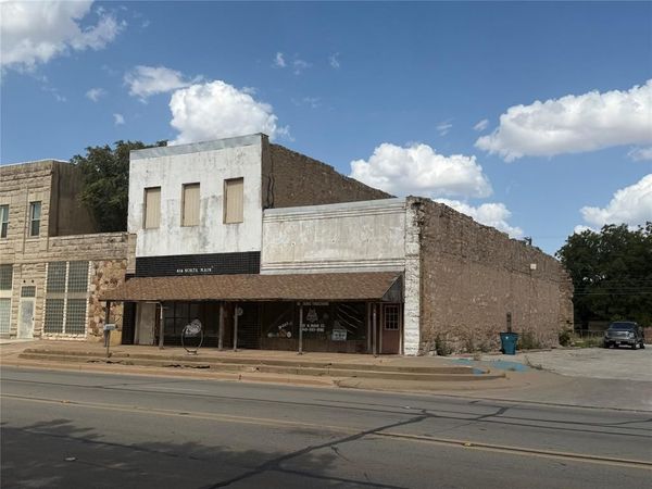 412 N Main Street N, Seymour, TX 76380