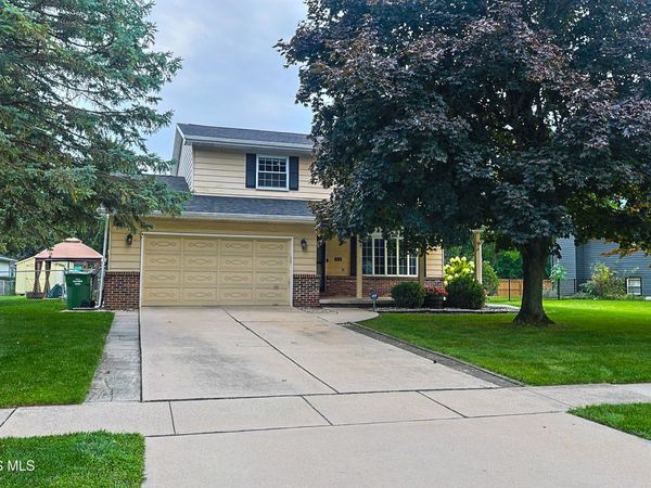 528 Fairfield Park Drive, Maumee, OH 43537