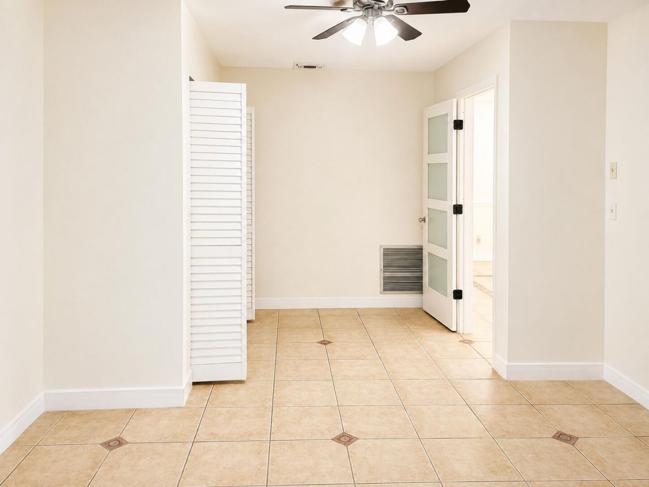 5318 Garden Hills Circle, West Palm Beach, FL 33415 Photo