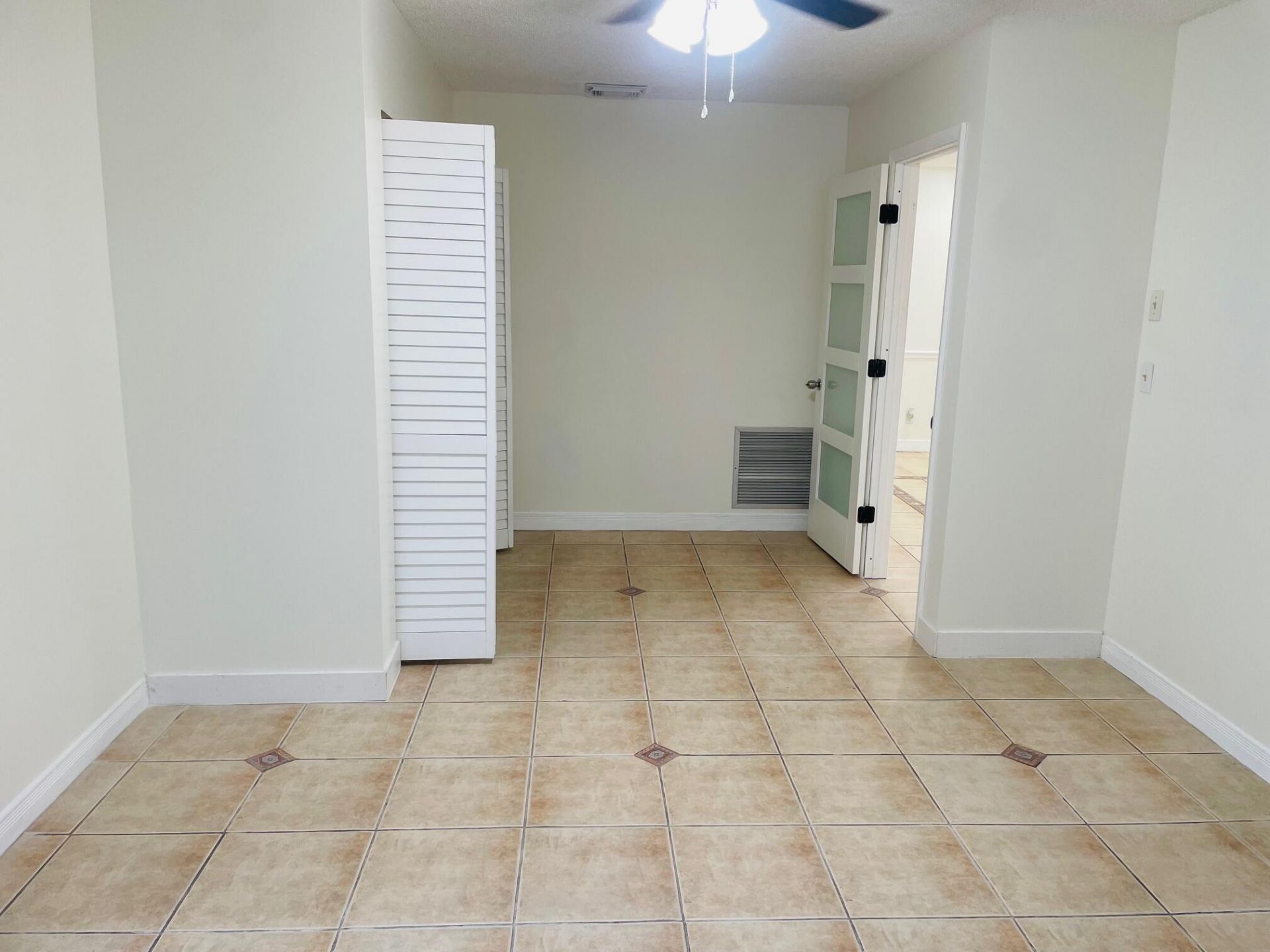 5318 Garden Hills Circle, West Palm Beach, FL 33415 Photo