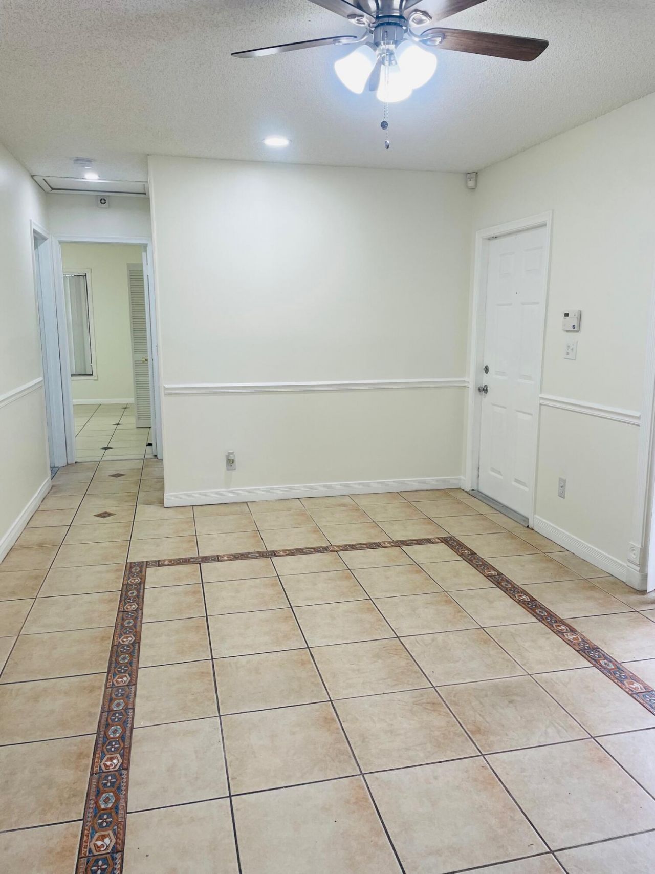 5318 Garden Hills Circle, West Palm Beach, FL 33415 Photo