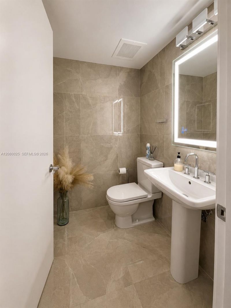 185 SW 7th St, Unit 2503, Miami, FL 33130 Photo