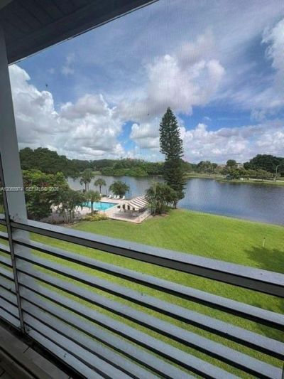 9440 Poinciana Pl, Unit 404, Davie, FL 33324 Photo