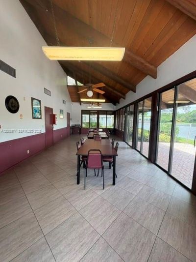 9440 Poinciana Pl, Unit 404, Davie, FL 33324 Photo