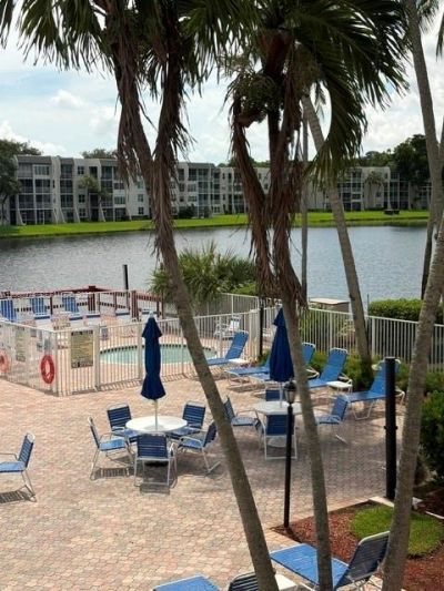 9440 Poinciana Pl, Unit 404, Davie, FL 33324 Photo