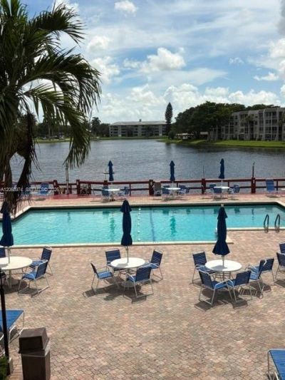 9440 Poinciana Pl, Unit 404, Davie, FL 33324 Photo