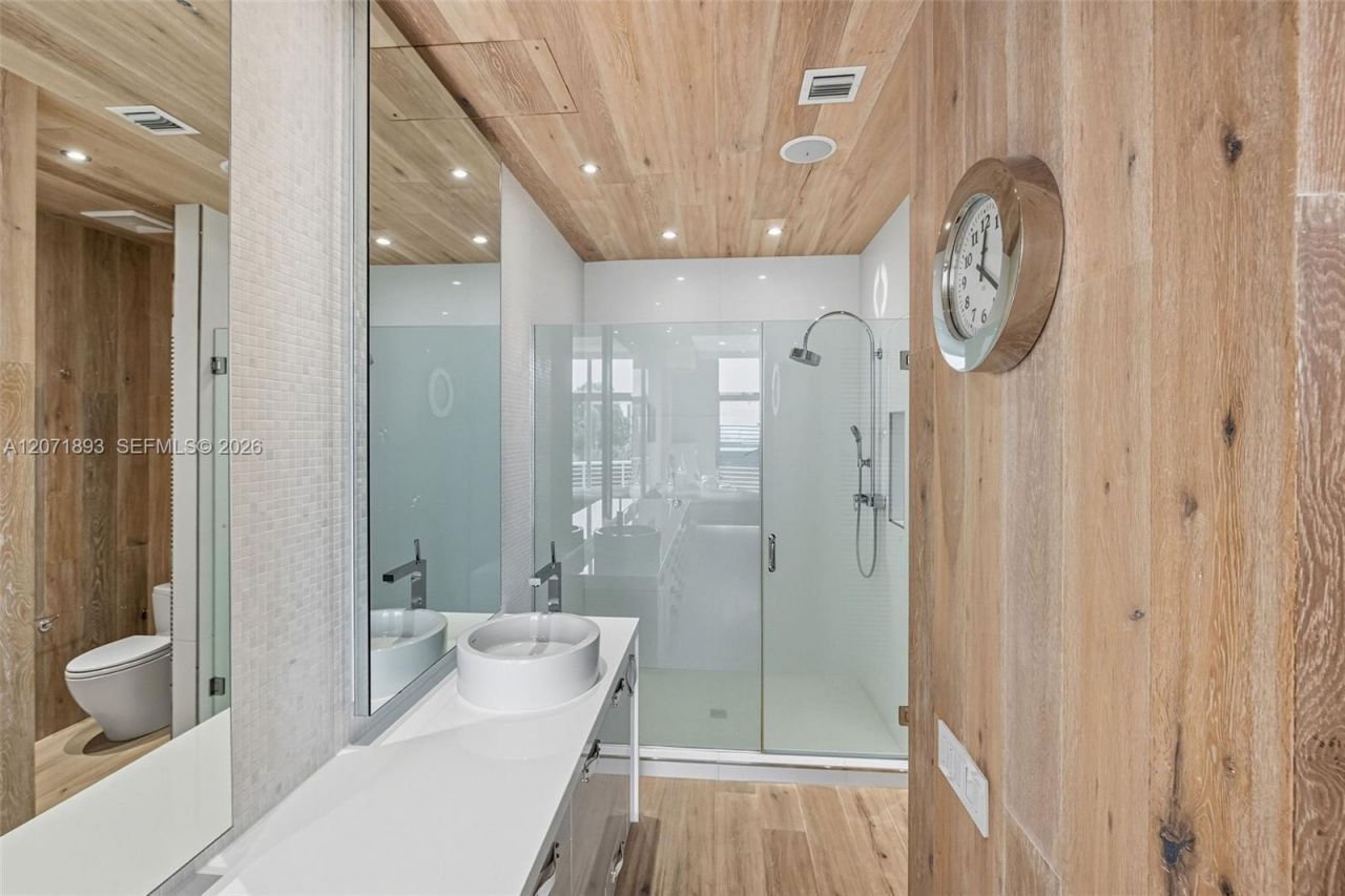 2001 Meridian Ave , Unit 518, Miami Beach, FL 33139 Photo
