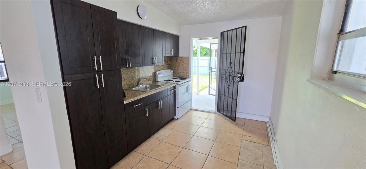 2230 Service Rd , Opa Locka, FL 33054 Photo