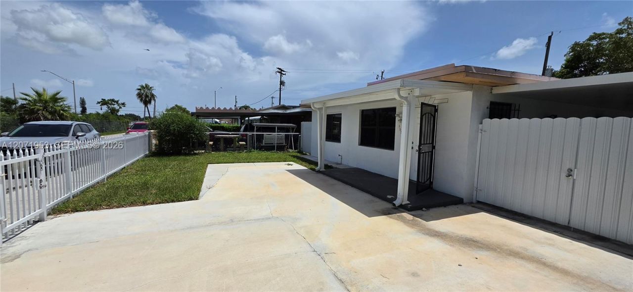 2230 Service Rd , Opa Locka, FL 33054 Photo