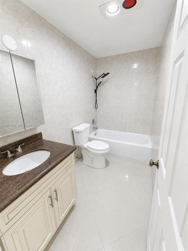 8142 Silver Palm Ct , Unit 17, Tamarac, FL 33321 Photo