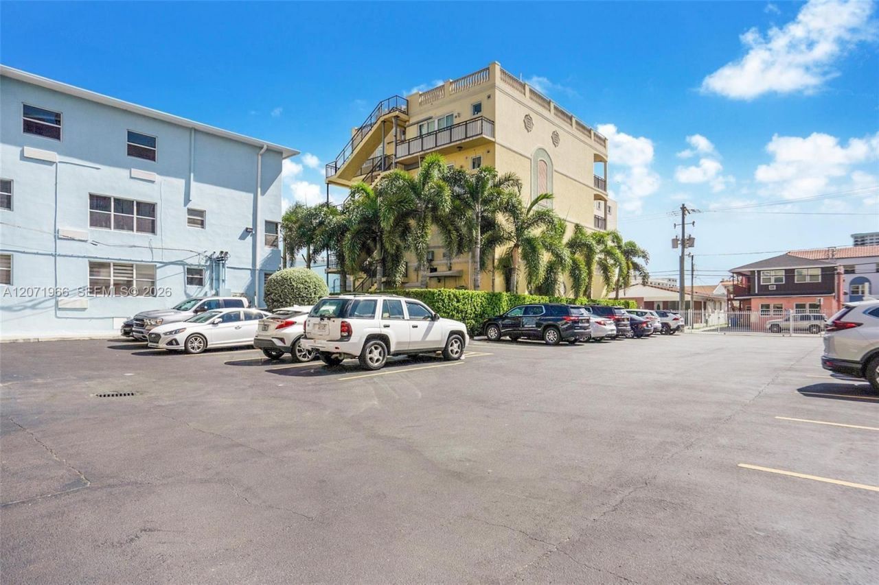 315 Van Buren St , Unit 107B, Hollywood, FL 33019 Photo