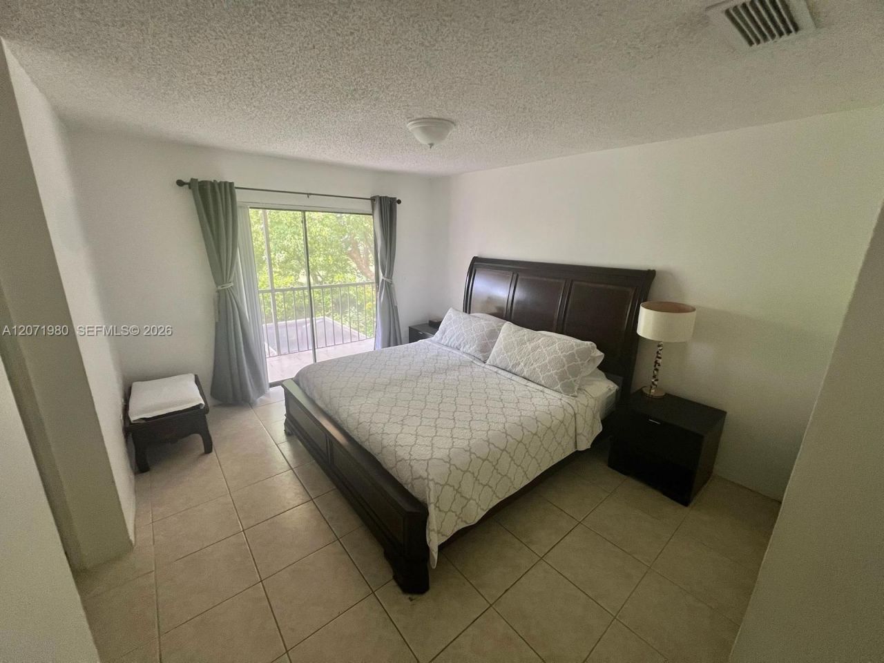 1133 NE 210th Ter , Miami, FL 33179 Photo