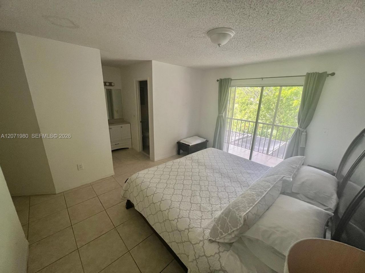 1133 NE 210th Ter , Miami, FL 33179 Photo