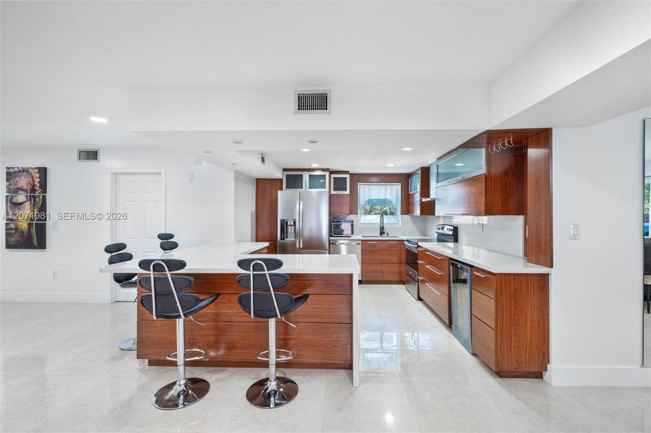 2430 SW 22nd Ter , Miami, FL 33145 Photo