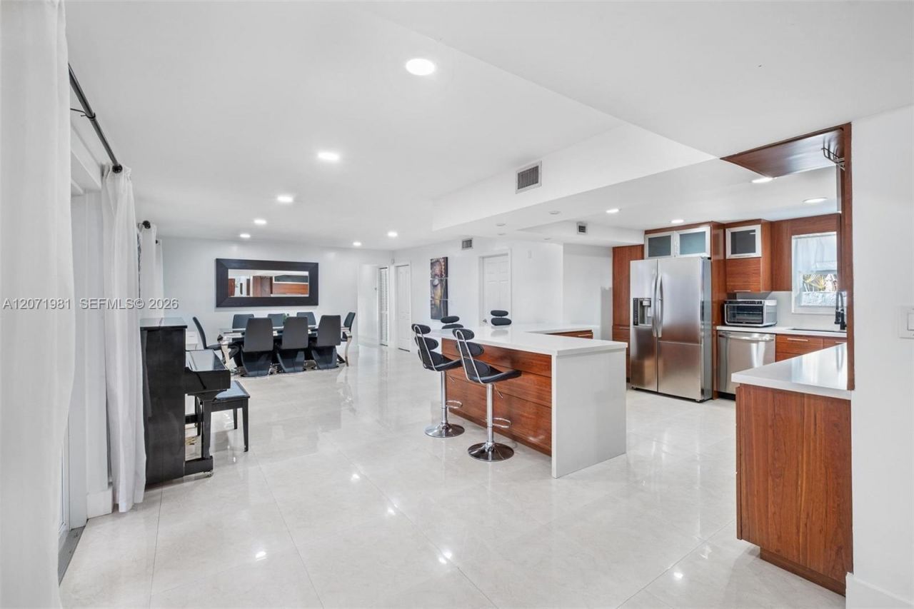 2430 SW 22nd Ter , Miami, FL 33145 Photo