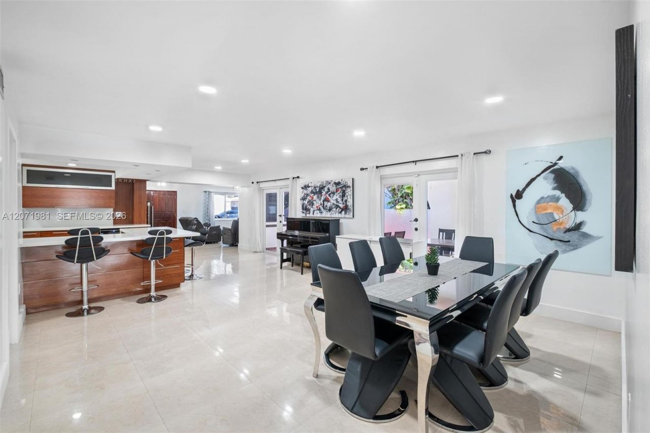 2430 SW 22nd Ter , Miami, FL 33145 Photo