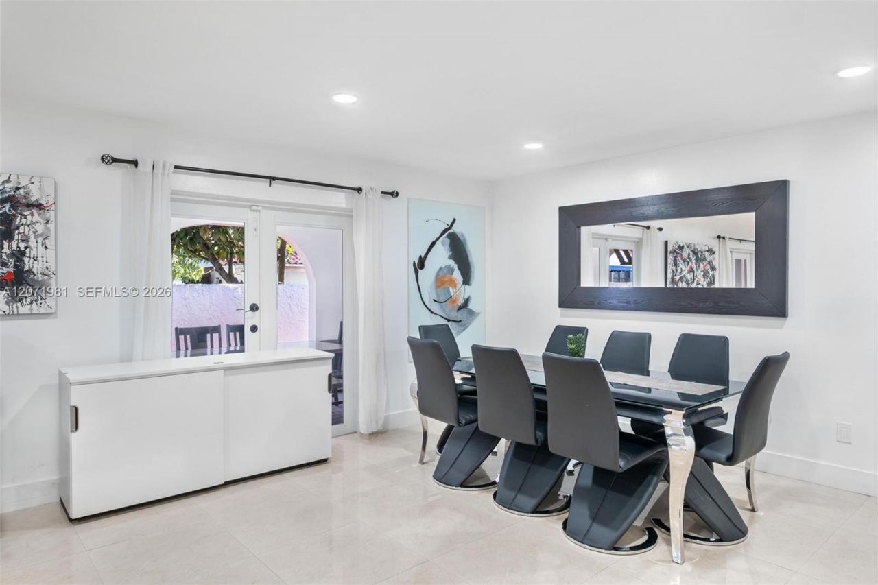 2430 SW 22nd Ter , Miami, FL 33145 Photo