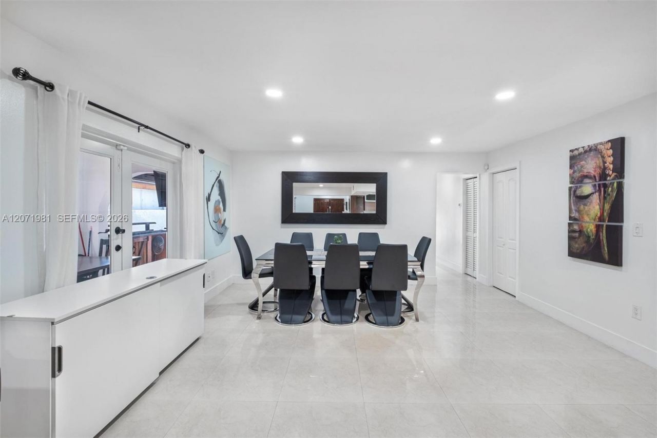 2430 SW 22nd Ter , Miami, FL 33145 Photo
