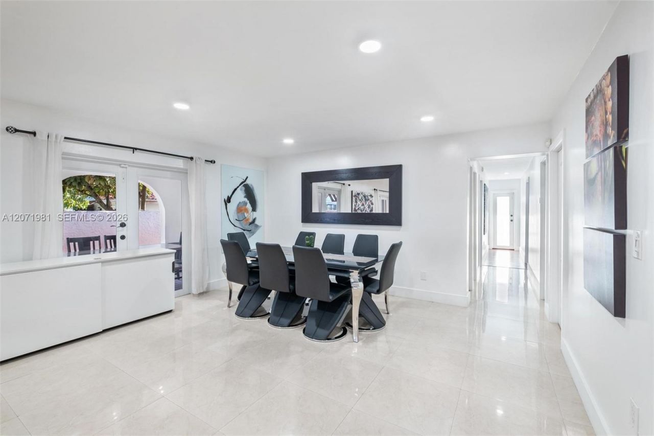 2430 SW 22nd Ter , Miami, FL 33145 Photo