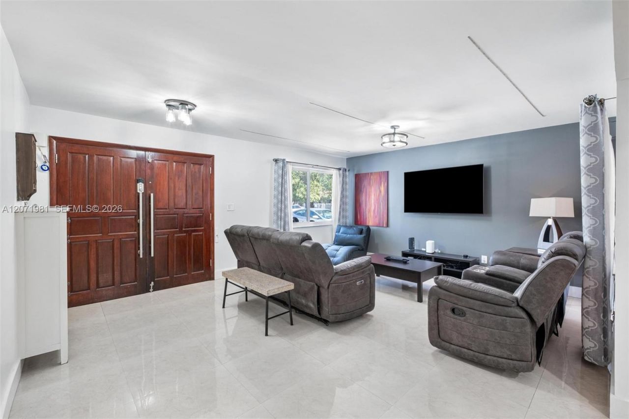 2430 SW 22nd Ter , Miami, FL 33145 Photo