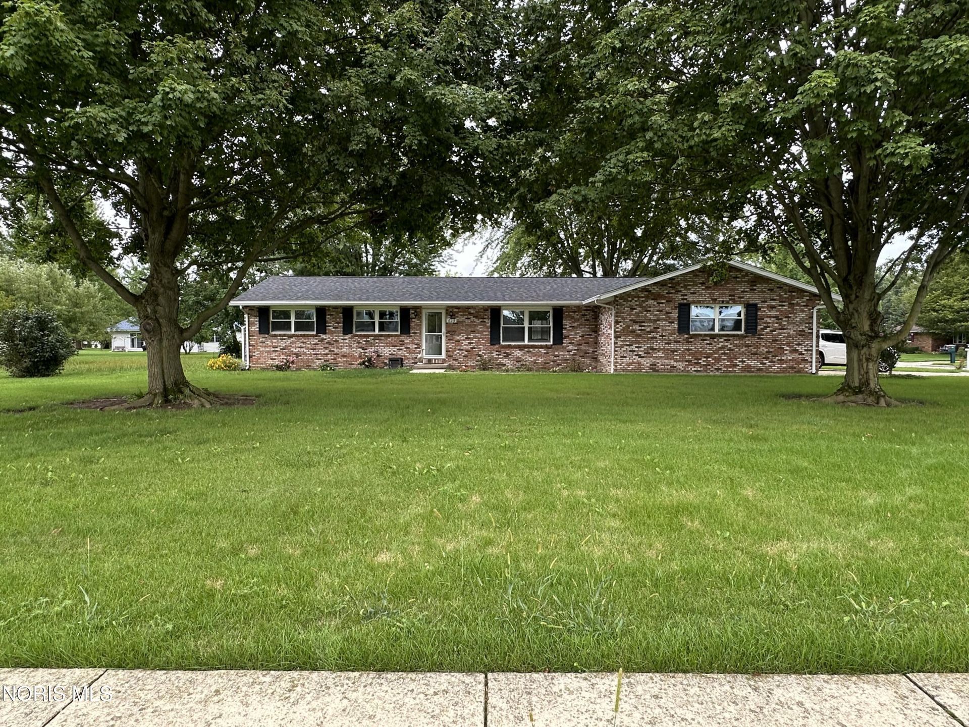 629 W Lima Avenue, Ada, OH 45810 Main Photo