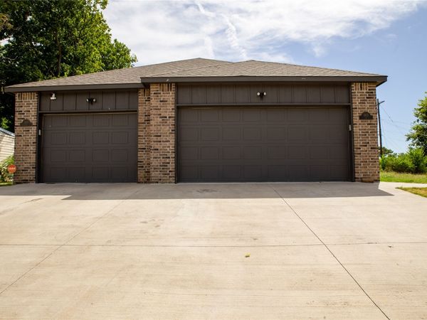 1815 N Saint Louis Avenue , Tulsa, OK 74106