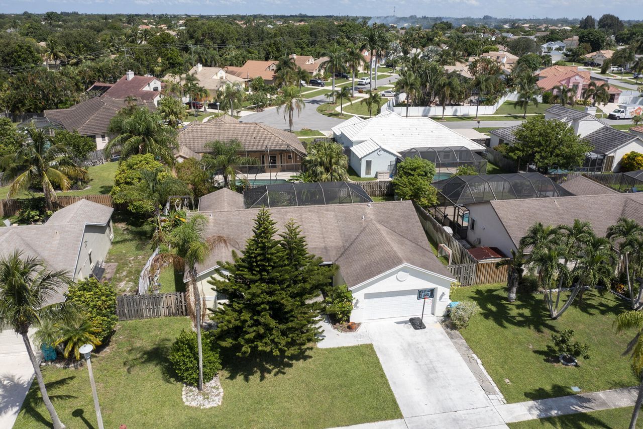 35 Cedar Circle, Boynton Beach, FL 33436 Photo