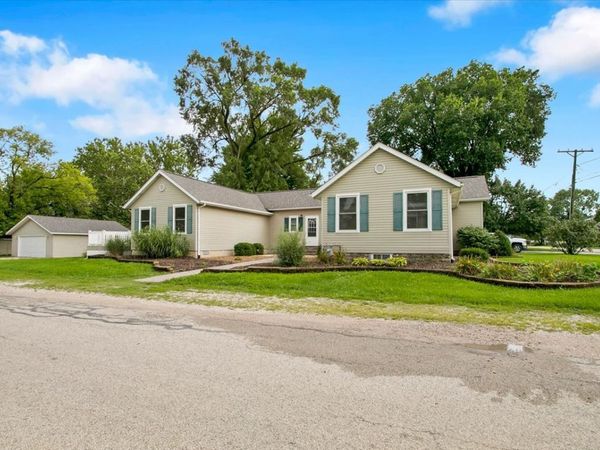 295 N 1st Avenue , Coal City, IL 60416
