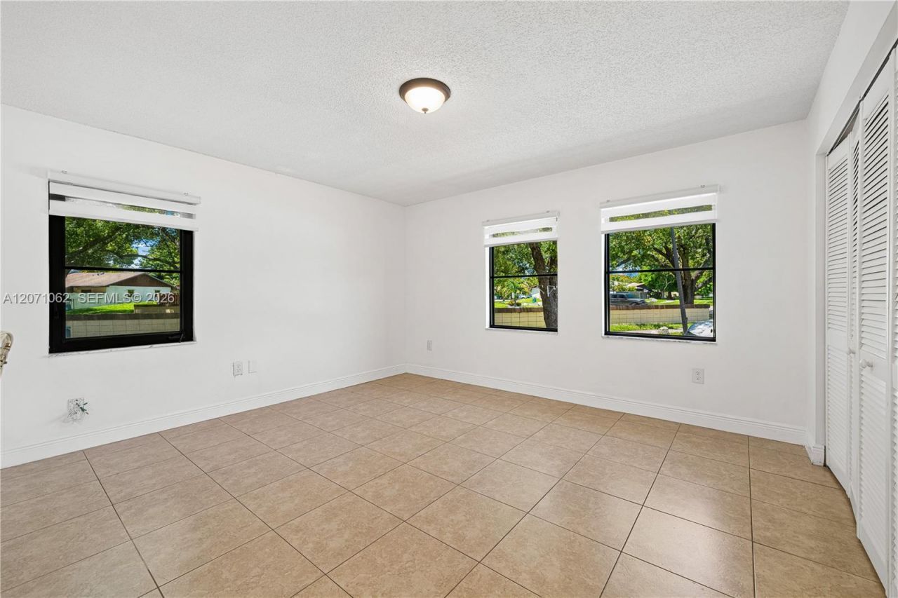 5302 SW 138th Pl , Miami, FL 33175 Photo