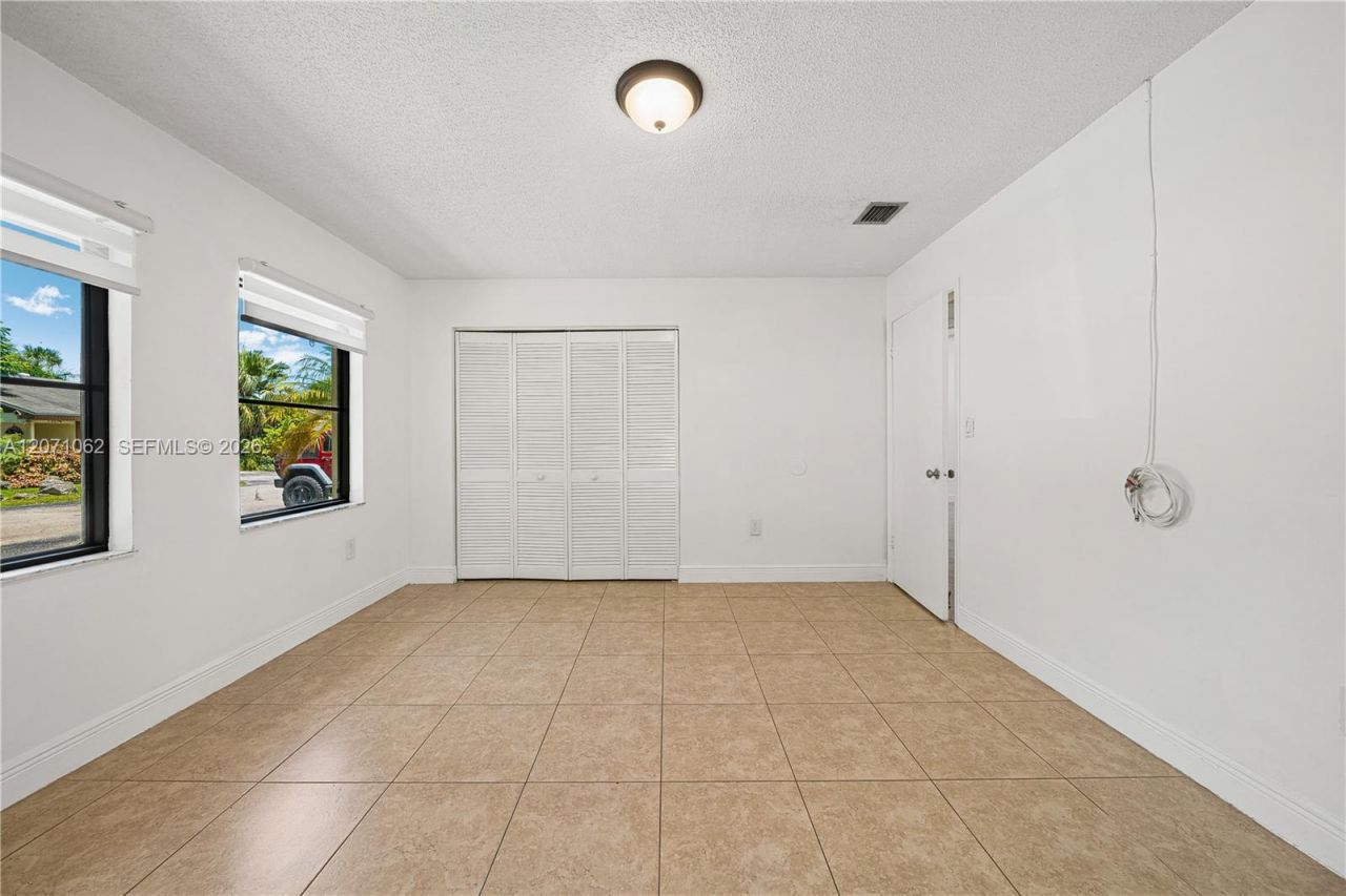 5302 SW 138th Pl , Miami, FL 33175 Photo