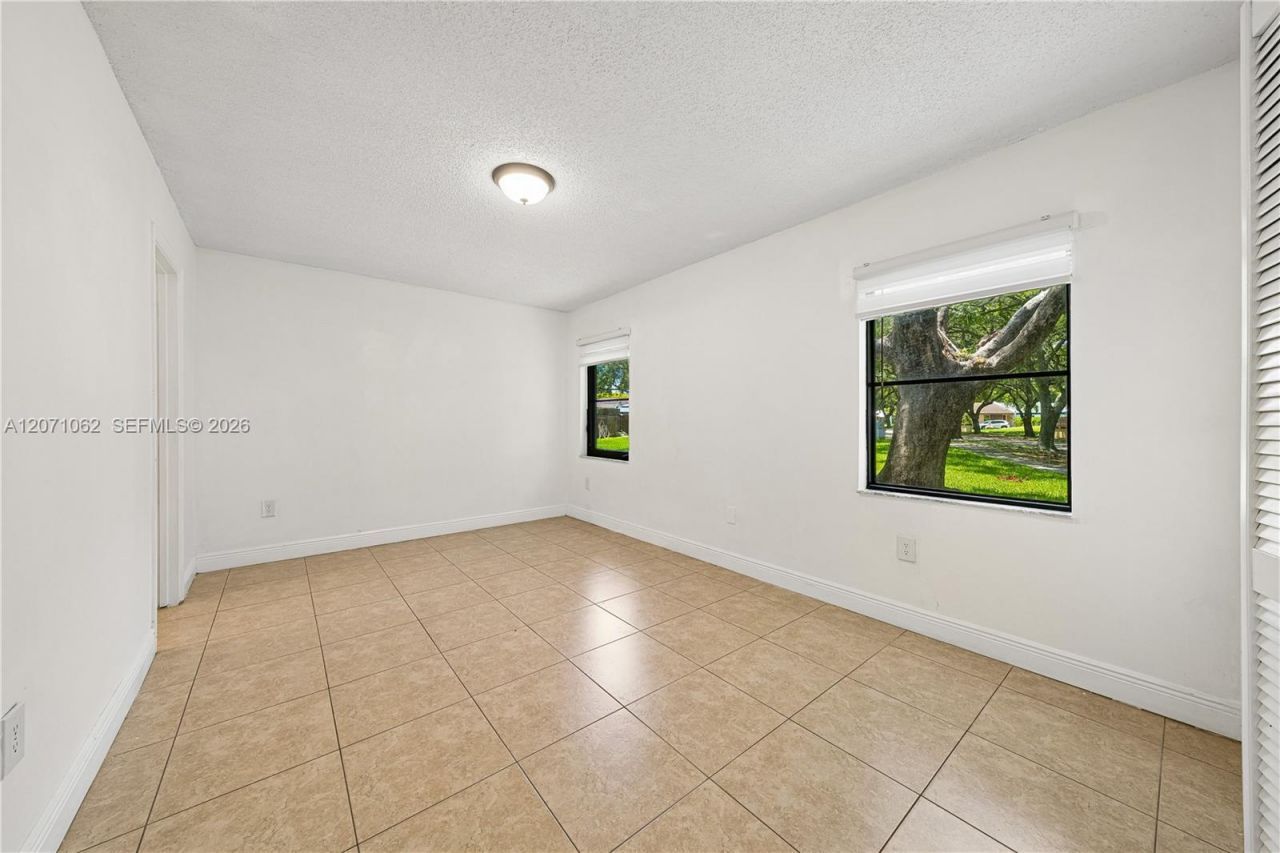 5302 SW 138th Pl , Miami, FL 33175 Photo