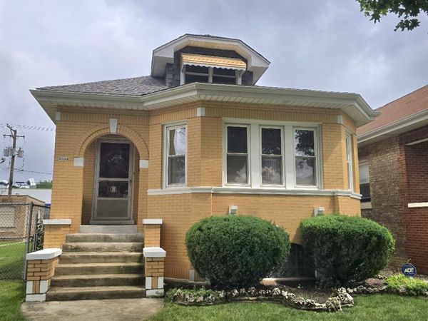 2953 N Parkside Avenue , Chicago, IL 60634