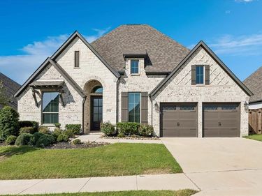 5708 Lake Jackson Drive, Fort Worth, TX 76126
