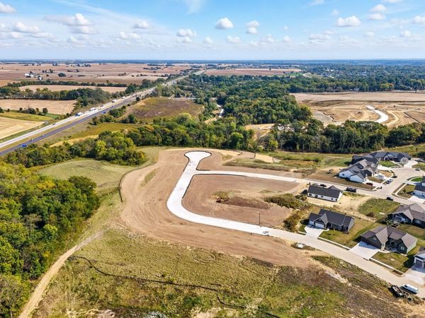7166 Spring Creek Drive, Bettendorf, IA 52722
