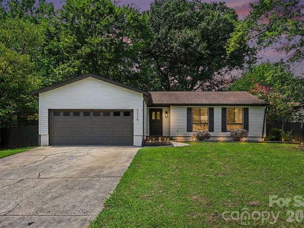 7319 Shadowlake Drive, Charlotte, NC 28226