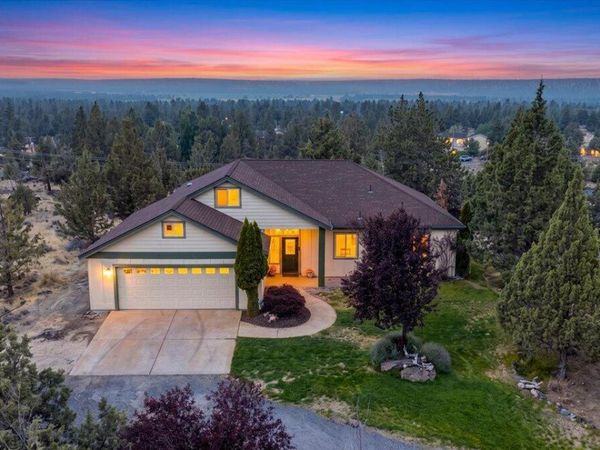 5851 NW 61st Street, Redmond, OR 97756