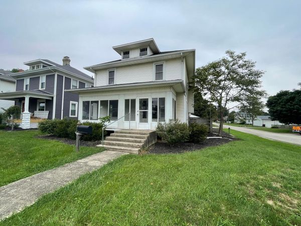 902 Dayton Avenue NW, Washington Court House, OH 43160
