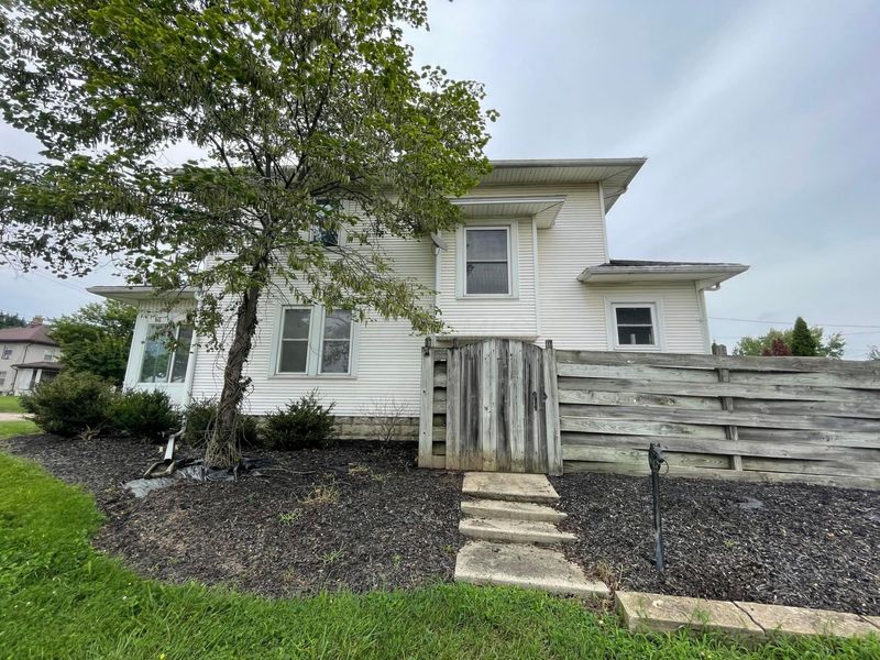 902 Dayton Avenue NW, Washington Court House, OH 43160 Photo 2