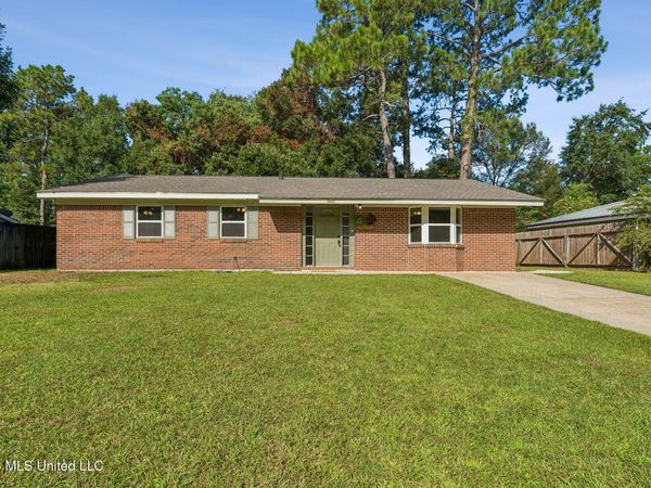 5601 Wellington Drive, Gautier, MS 39553