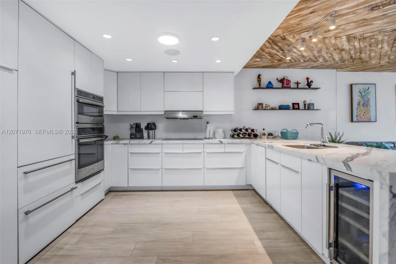5600 Collins Ave, Unit 11S, Miami Beach, FL 33140 Photo