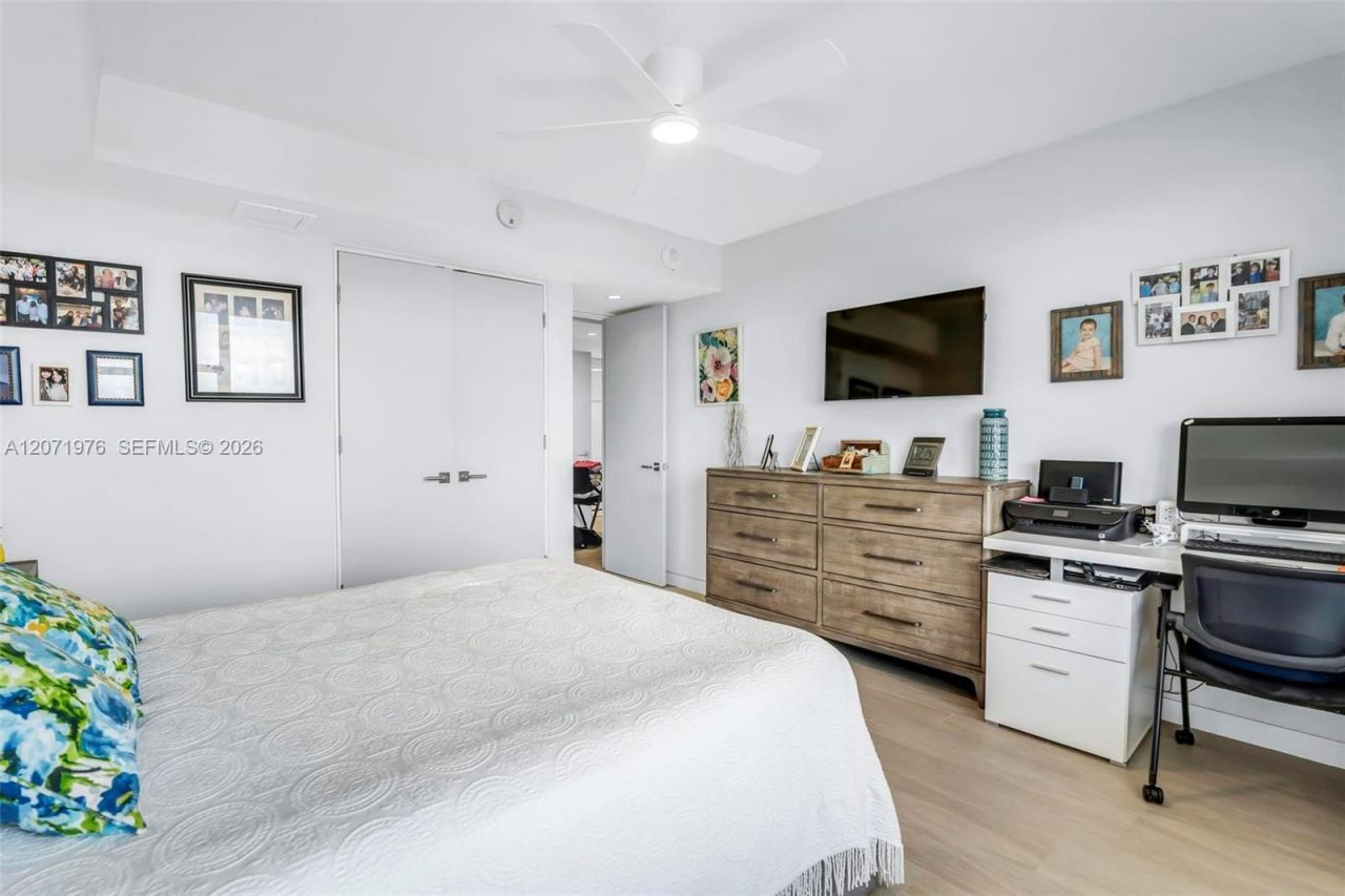 5600 Collins Ave, Unit 11S, Miami Beach, FL 33140 Photo